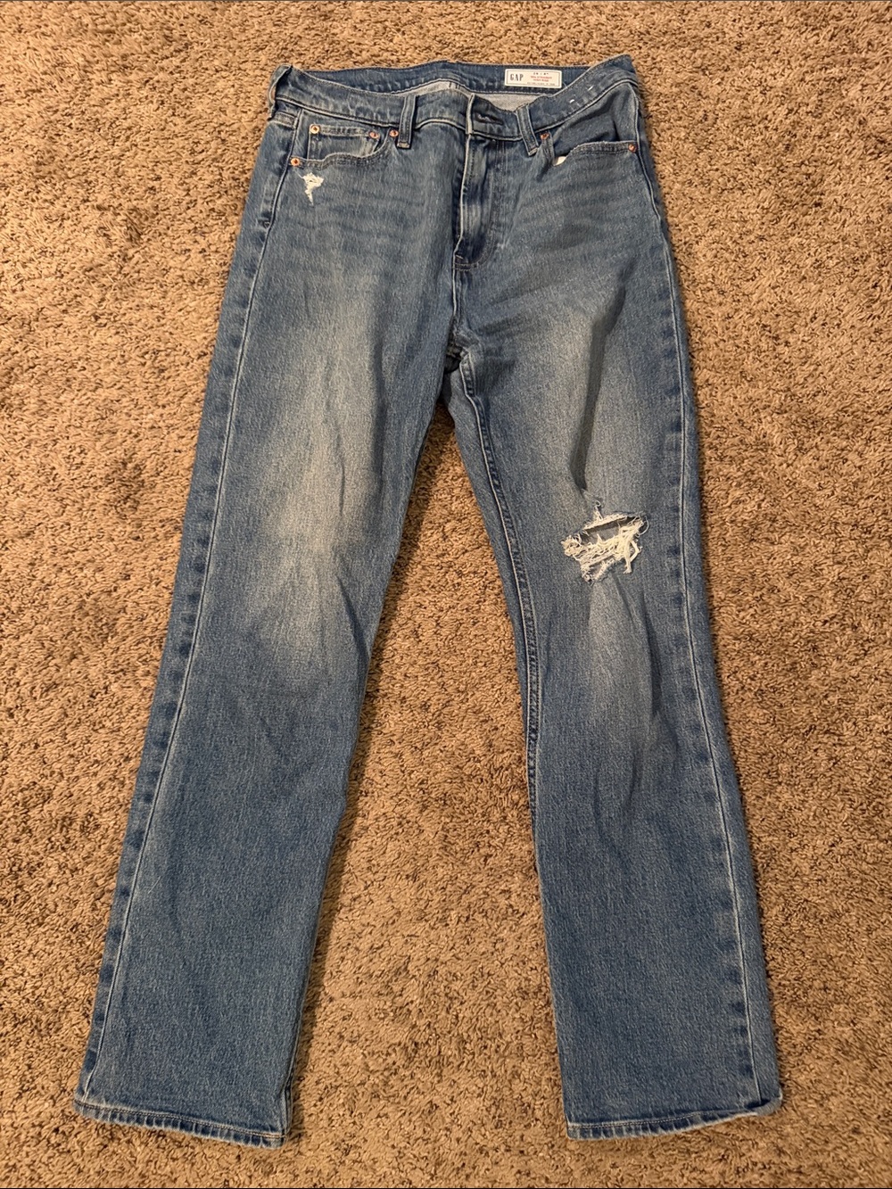 Gap 90s Straight High Rise Jeans in Medium Blue with Distressed Knee